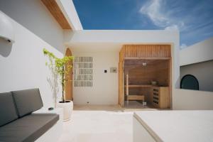 2BR Villa - Rooftop Heated Jacuzzi & Sauna Bingin