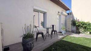 Air-conditioned studio with terrace 5 min to Metro Line 14
