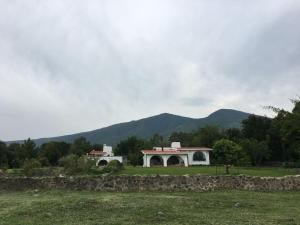 Beautiful house in Chapala with a pool