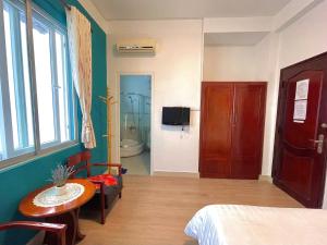Tím Hotel