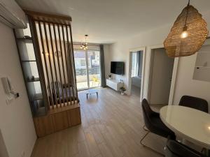 Huge Garden Cozy Apartment with jacuzzi