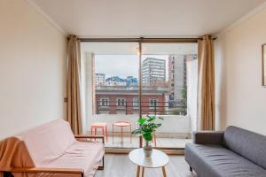 Departamento Esteban, cercano metro los Leones