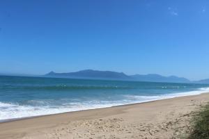 Casebre Yoshizaki - FRENTE PARA O MAR do Capricórnio