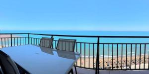 Beachfront 2 Bed Balcony & Sea Views