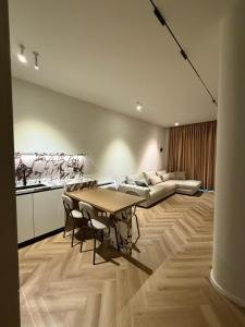 Apartment Gold