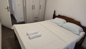 Apartments Pax