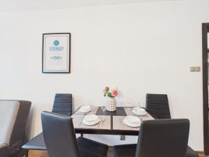 Przymorze Jagiellońska Family Apartment by Solarento