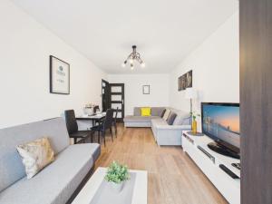 Przymorze Jagiellońska Family Apartment by Solarento