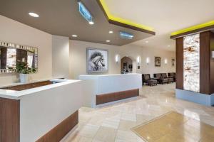 2BR Cozy Vegas Strip Views Modern Kitchen
