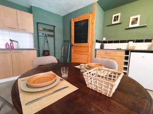 Appartement cosy tout équipé centre dOlliergues