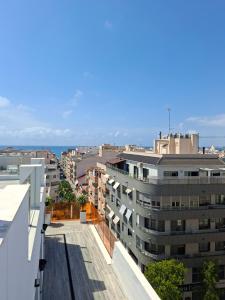 Penthouse-Pool-Jacuzzi-Gym-Sauna- Beach PMT41