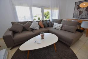 Family Villa Pool Sea Views & Walk to Beach