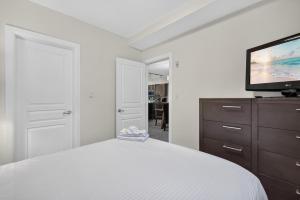 Bright 3 Bd at Playa 114 w Patio and Pool and Near Beach
