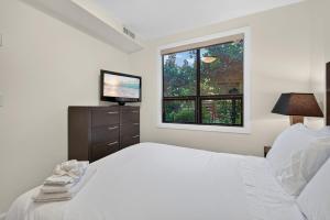 Bright 3 Bd at Playa 114 w Patio and Pool and Near Beach