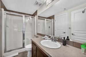 Bright 3 Bd at Playa 114 w Patio and Pool and Near Beach
