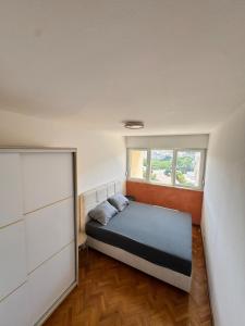 Comfortable friendly apartment 5min from the beach