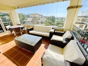 2 Terraces Pool & Parking for 5 Guests