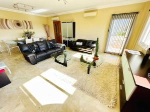 2 Terraces Pool & Parking for 5 Guests