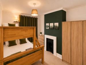 Contractor & Family House Sleeps 8 Free Parking