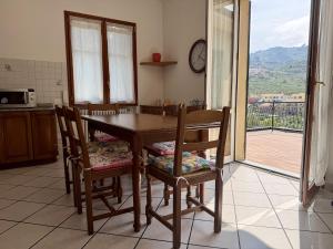 HOST4U IMPERIA - PassoRocche Apartment - Terrazza e Parcheggio a 5 minuti dauto dal Mare