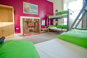 Bunk Bed in Male Dormitory Room with Shared Bathroom room in YHA Penzance