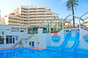 Rare 2BR Benal Beach Heated Pool & Slides