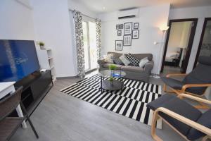 Rare 2BR Benal Beach Heated Pool & Slides