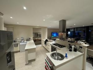 Luxury 3 Bedroom Penthouse - Umhlanga Rocks