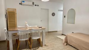 Travel Suites MG Céntrico - Airport 15 min - Clínica MG - Parking Ezeiza