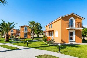 Fully Renovated Two Bedroom Luxury Suite by Bessies Village