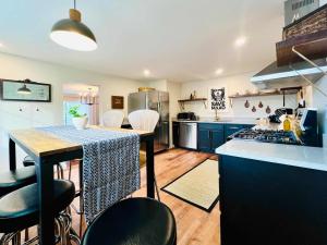 Off Street Parking - Mins to Downtown & Stadiums