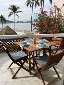 Spacious apartment in Manzanillo right on the beach