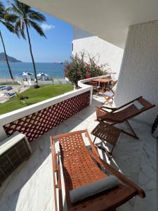 Spacious apartment in Manzanillo right on the beach