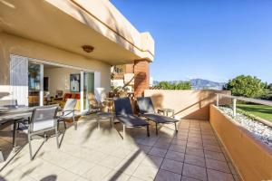 Private Jacuzzi Pool & Terrace Near Beach