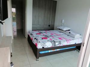Modern apartment with pool-La Mesa
