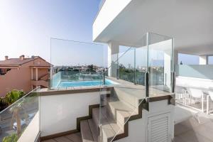 Private Plunge Pool Sea Views & Heated Pool
