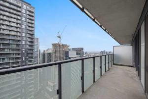 Stunning 1BR Suite Private Balcony & City Views