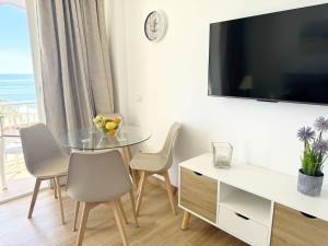 Beachfront 1-Bed Apartment with Stunning Views