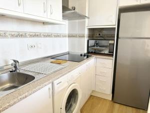 Beachfront 1-Bed Apartment with Stunning Views