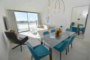 Top-Floor Apartment Private Pool & Sea Views