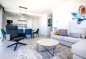 Luxury 2-Bed Plunge Pool & Sea Views