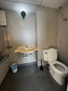 Sea View Balcony 3BR Walk to Beach & Night Market