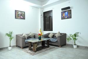 Flat In Dehradun Crestoria Nature Cozy Flat