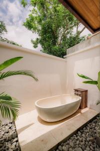Tula 6 Brand New Stunning 1 BD Private Pool Villa In Ulu!