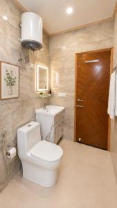 Majestic Studio Panoramic Views 10 min Mall-Road