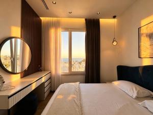 21st Floor Seaview Vollga Promenade Catamaran III