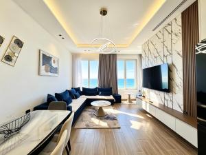 21st Floor Seaview Vollga Promenade Catamaran III