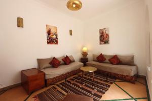 Riad Ryam, great location, 5 min from La Place