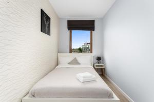 Grzegórzecki Park Pleasant Apartment by BookingHost
