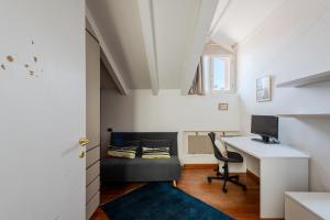 239sqm in Centro near Duomo with Garage and 12 Seats